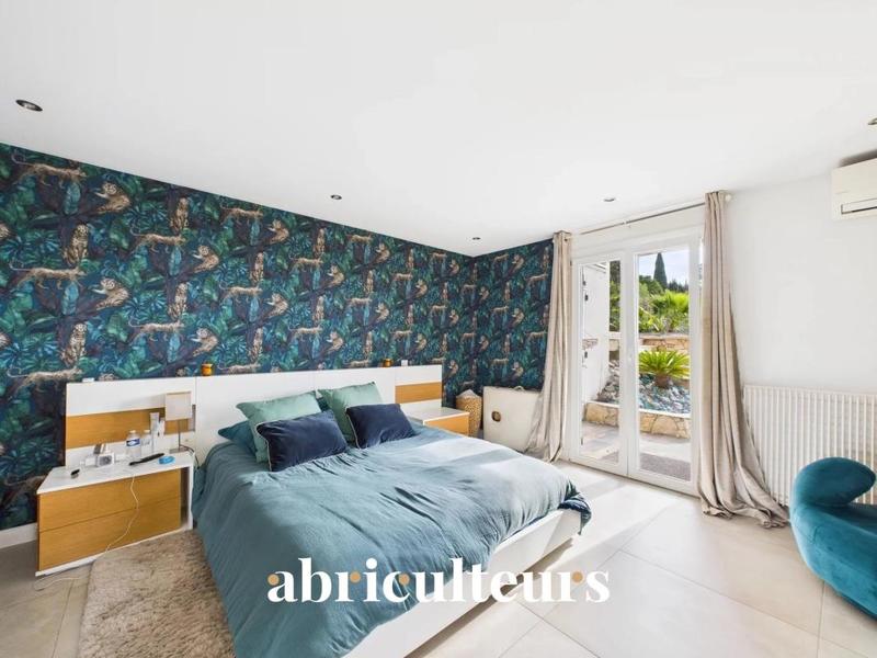 Maison ancienne - 227 m² - 7 pièces