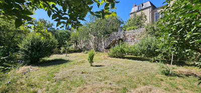 Propriété - 348 m² - 13 pièces