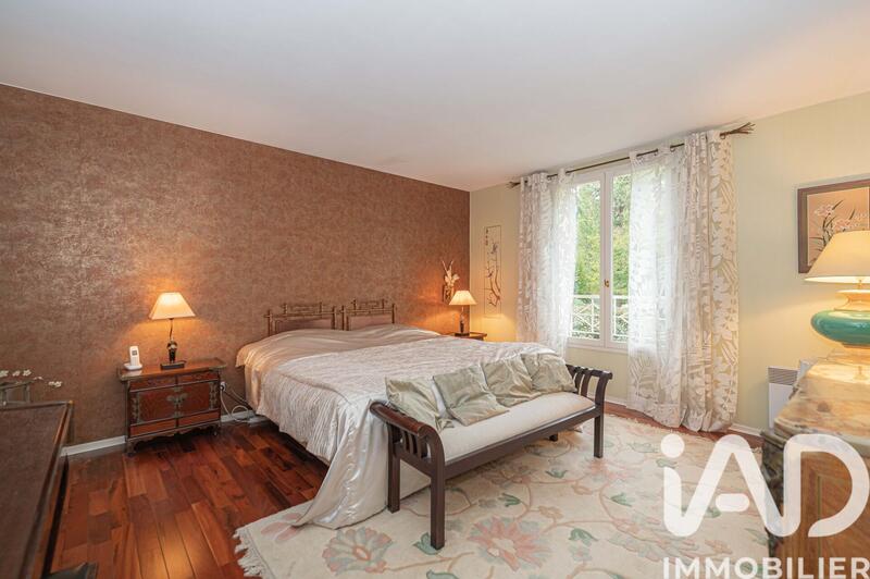 Maison - 180 m² - 7 pièces