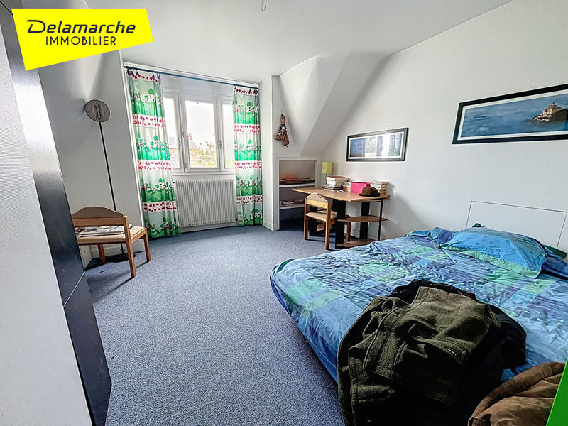 Maison - 210 m² - 11 pièces