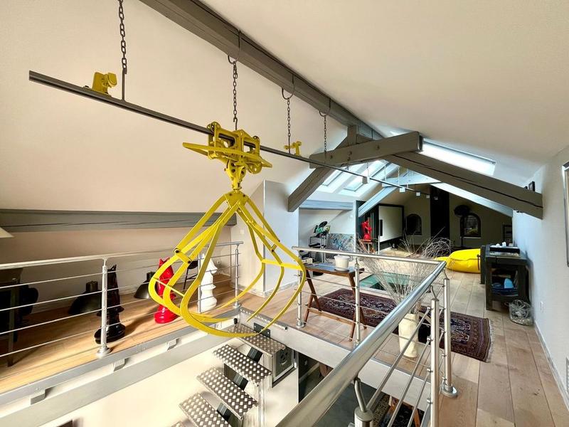 Maison - 407 m² - 9 pièces