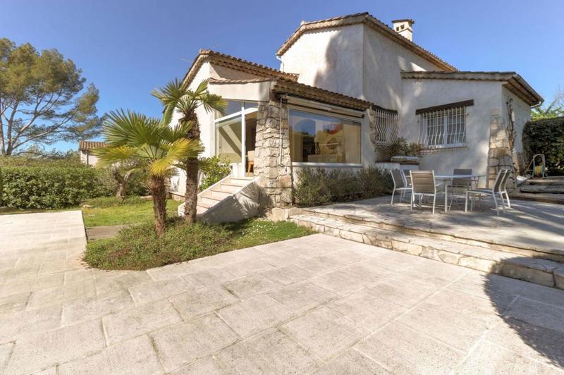 Villa - 147 m² - 5 pièces