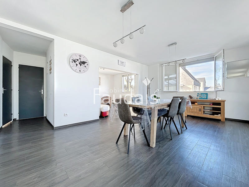 Maison - 151 m² - 8 pièces