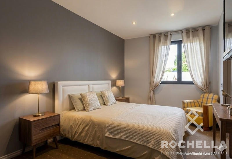 Maison - 201 m² - 5 pièces