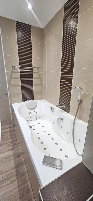 Maison - 224 m² - 7 pièces