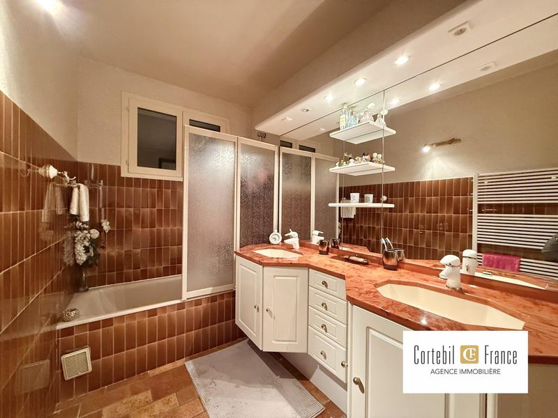 Maison - 142 m² - 7 pièces