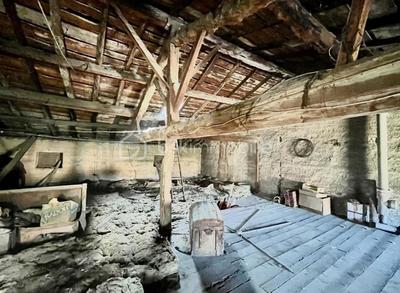 Appartement - 93 m² - 1 pièce