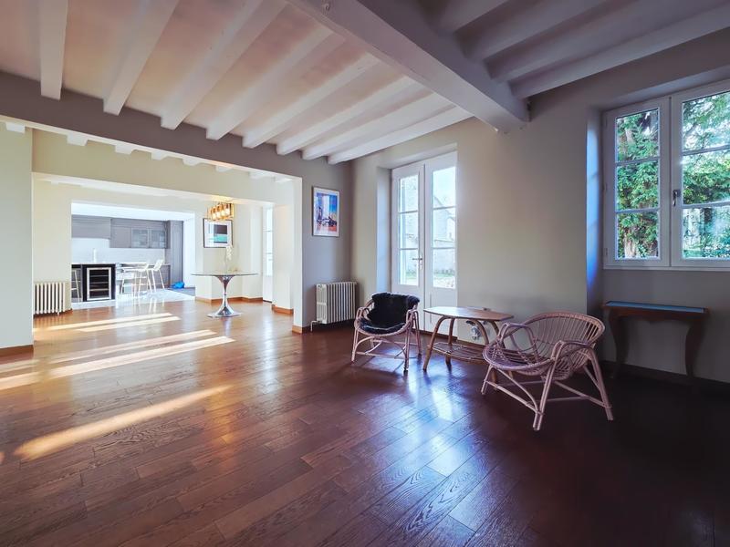 Maison - 198 m² - 7 pièces