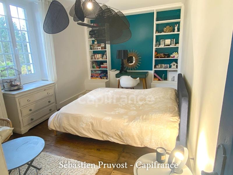 Maison de maîtres - 300 m² - 9 pièces