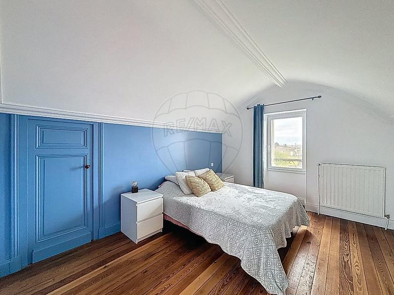 Maison - 224 m² - 7 pièces