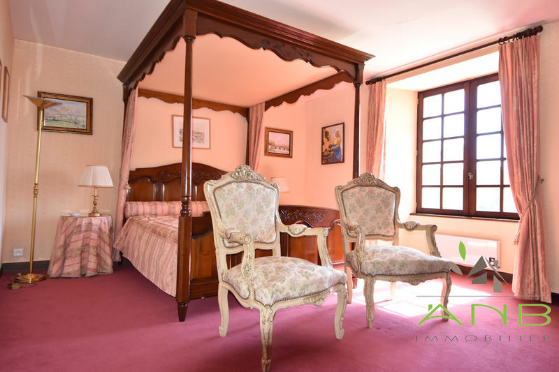 Maison - 332 m² - 8 pièces