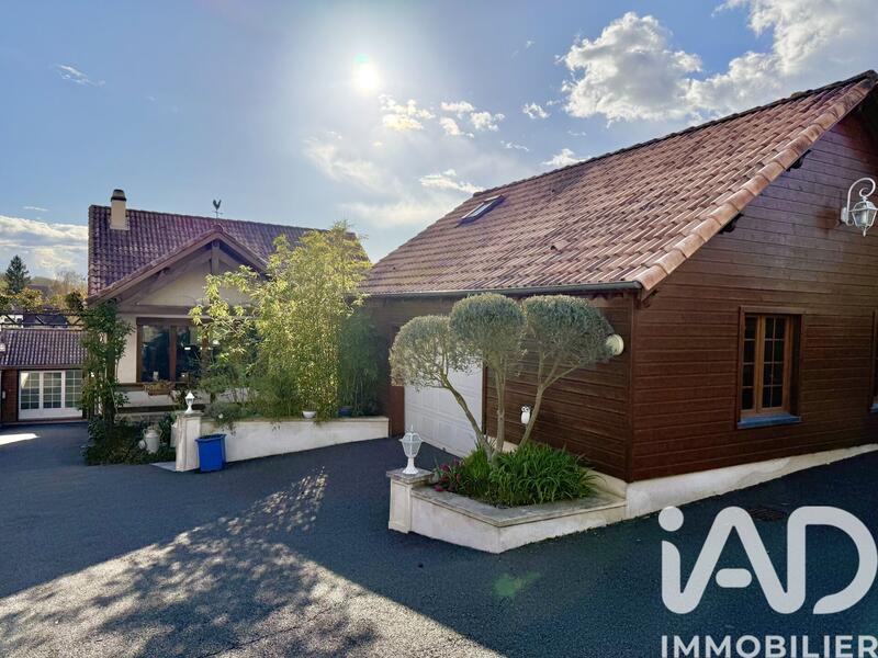 Maison - 156 m² - 8 pièces