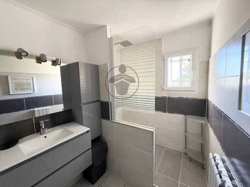 Maison - 90 m² - 3 pièces