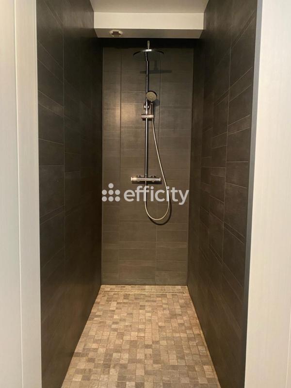 Maison - 310 m² - 16 pièces