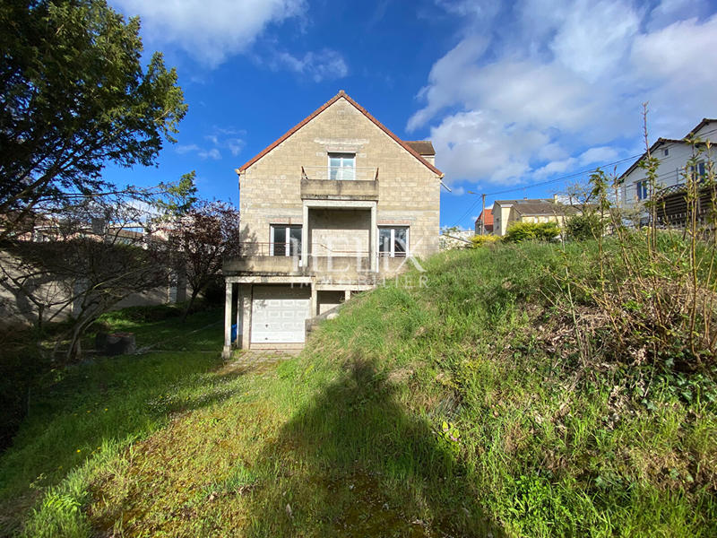 Maison - 316 m² - 9 pièces