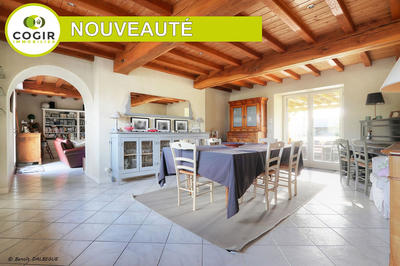 Maison - 250 m² - 8 pièces