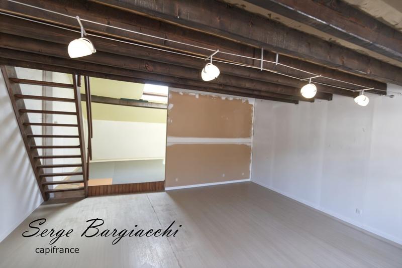 Immeuble - 75 m² - 5 pièces