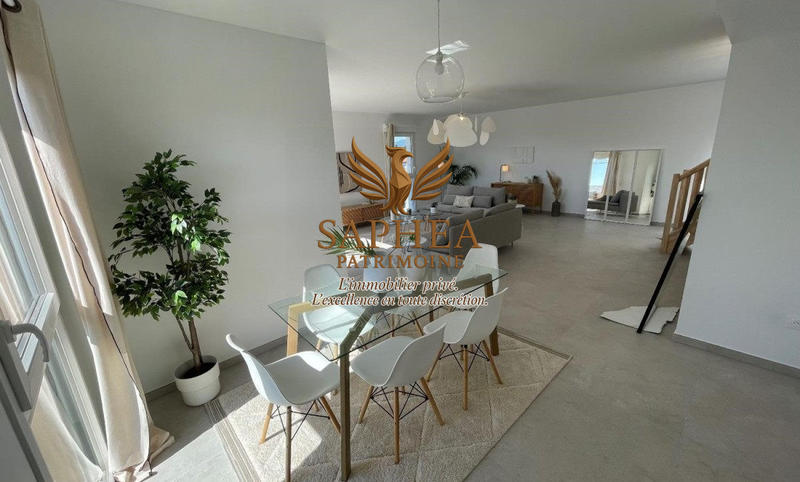 Appartement - 94 m² - 4 pièces