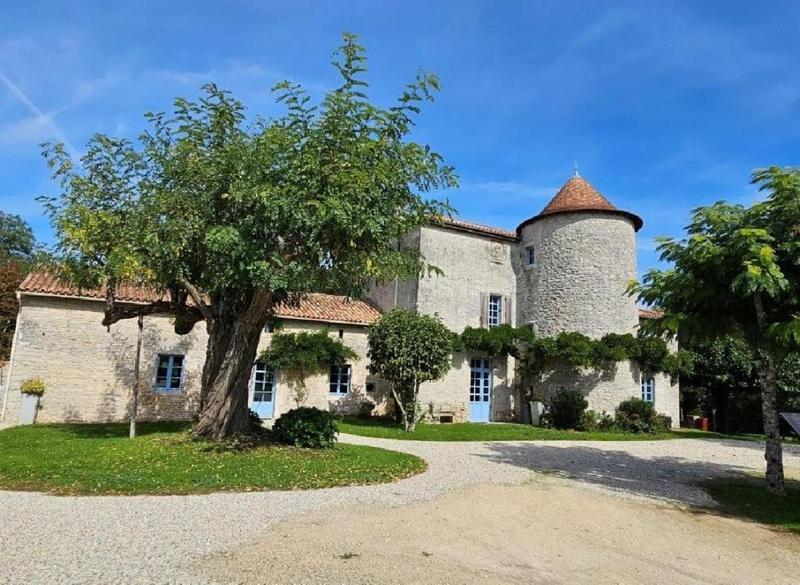 Maison - 258 m² - 9 pièces