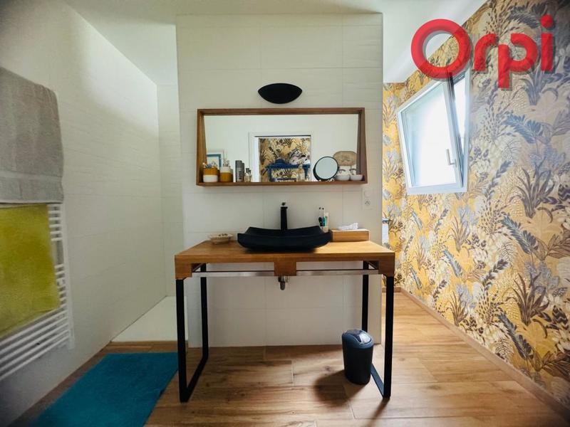 Maison - 104 m² - 4 pièces