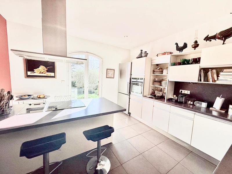 Villa - 180 m² - 6 pièces