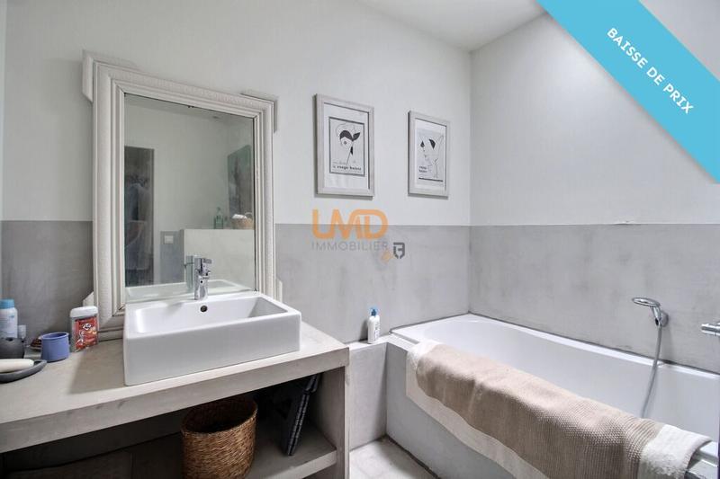 Propriété - 216 m² - 8 pièces