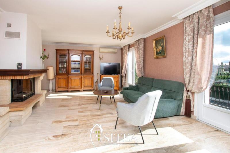 Maison - 160 m² - 6 pièces