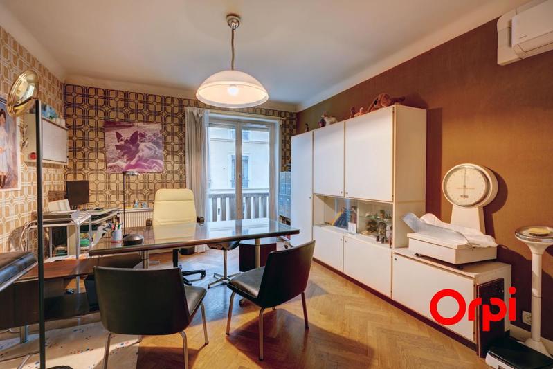 Appartement - 152 m² - 6 pièces