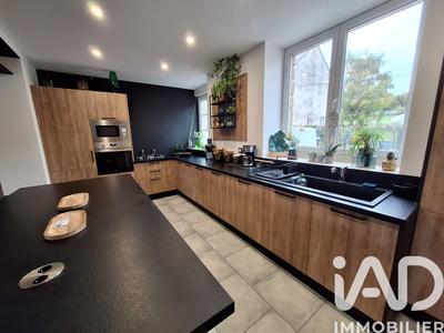 Maison - 143 m² - 7 pièces