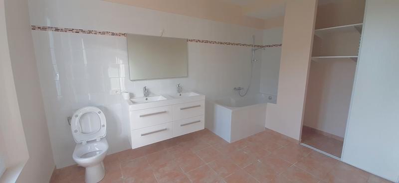 Maison - 300 m² - 15 pièces