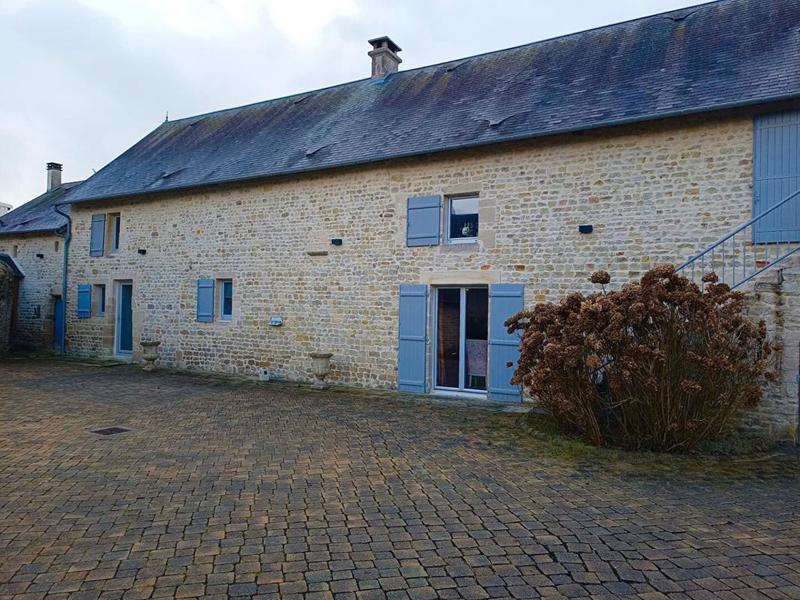 Maison - 220 m² - 8 pièces