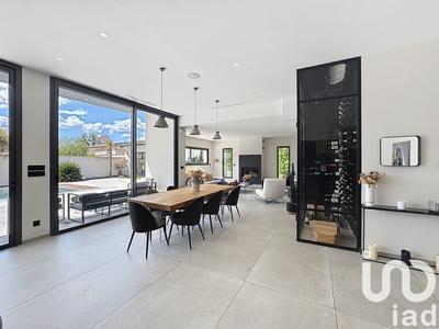 Maison - 230 m² - 7 pièces