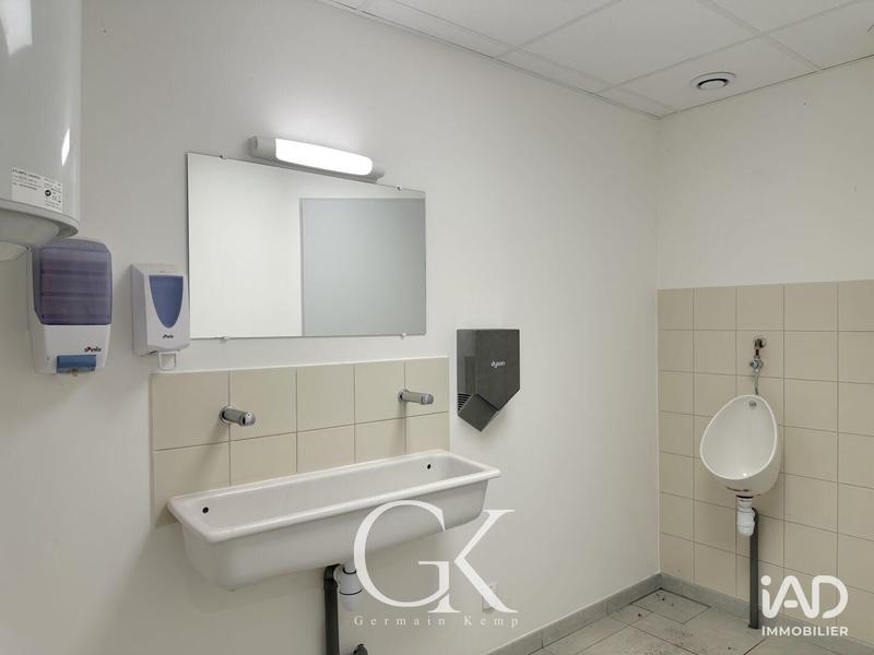 Local commercial - 9 839 m²