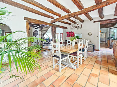 Maison - 320 m² - 11 pièces