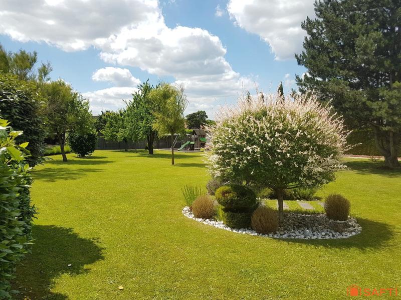 Maison - 293 m² - 9 pièces