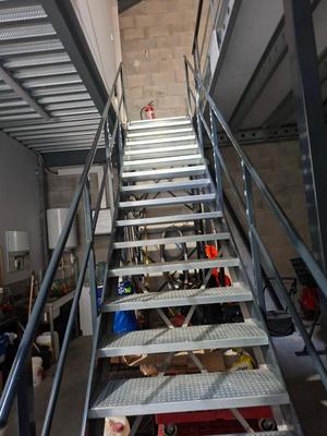 Entrepôt - 91 m² - 2 pièces