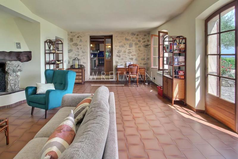 Villa - 201 m² - 6 pièces