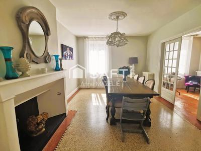 Maison - 226 m² - 7 pièces