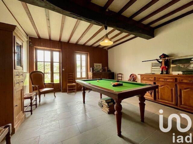 Maison - 250 m² - 9 pièces