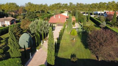 Maison de domaine - 604 m² - 14 pièces