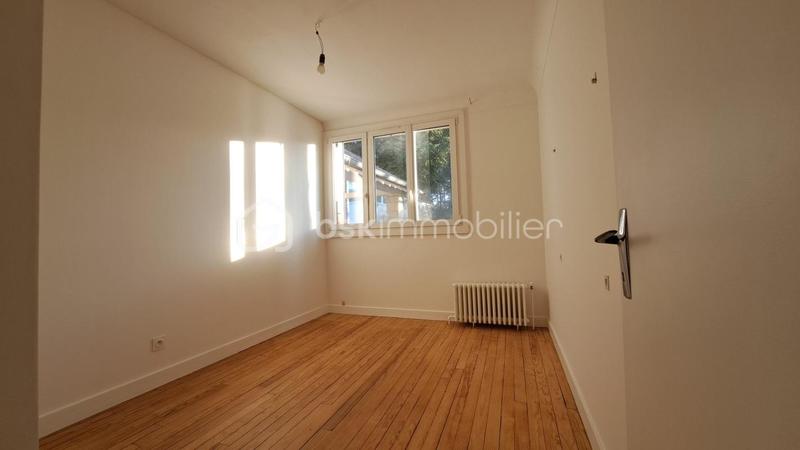 Propriété - 230 m² - 10 pièces