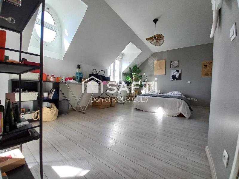 Maison - 197 m² - 8 pièces