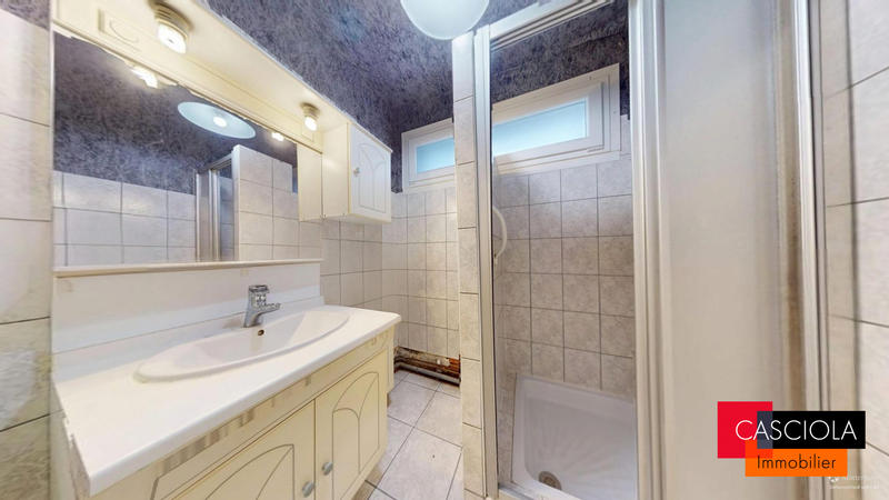 Maison - 94 m² - 6 pièces