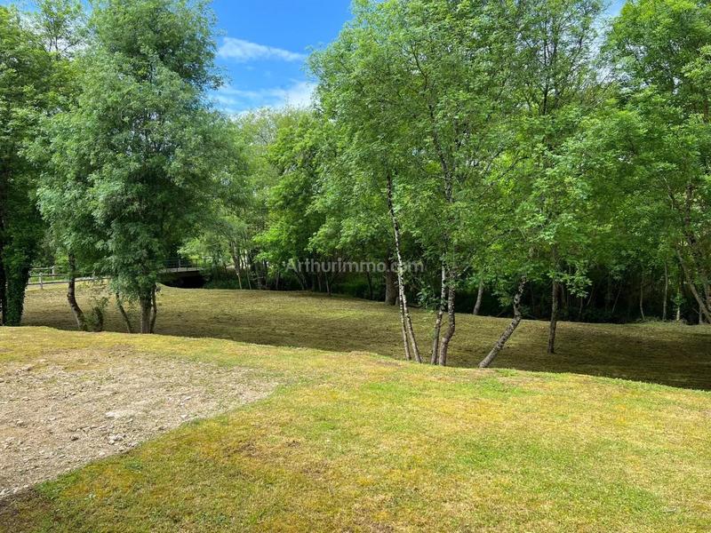 Maison - 595 m² - 5 pièces