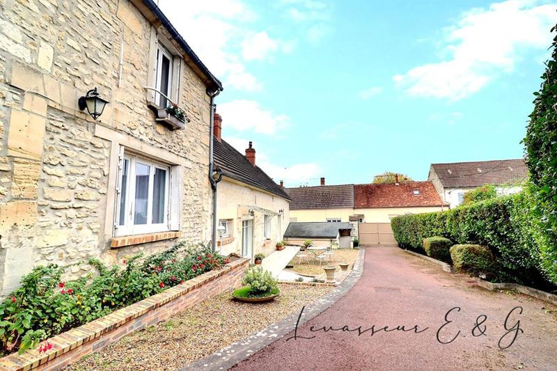 Maison - 185 m² - 7 pièces