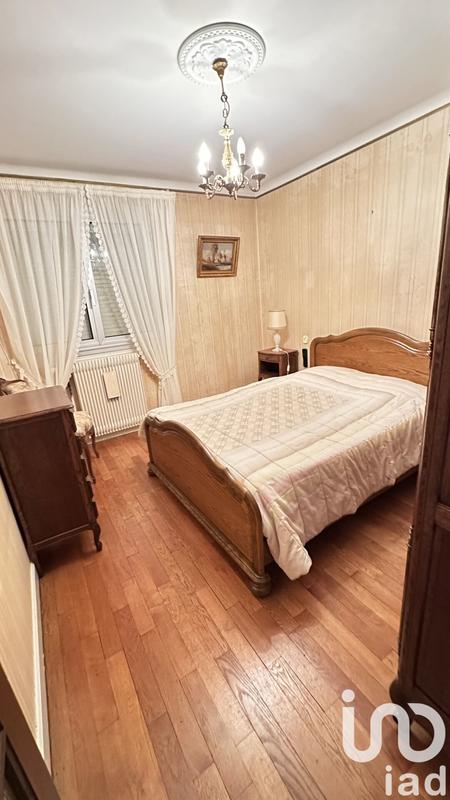 Maison - 228 m² - 9 pièces