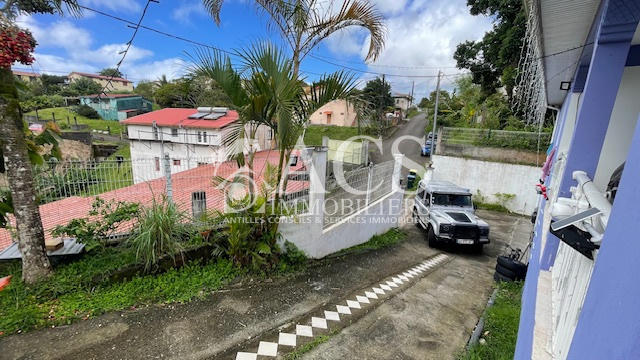 Maison - 95 m² - 4 pièces