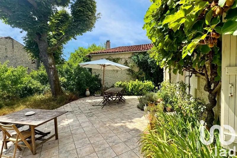 Maison - 227 m² - 7 pièces