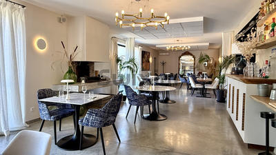 Mas - 340 m² - 8 pièces