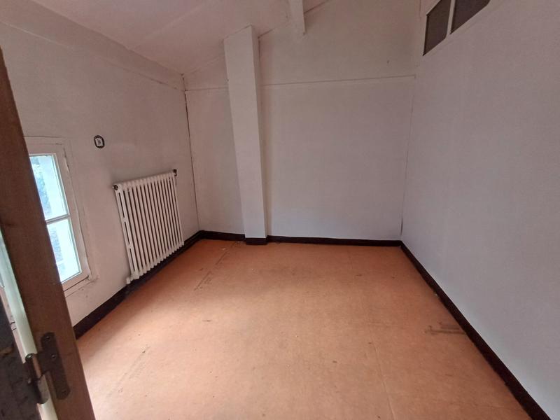 Bastide - 1 706 m² - 50 pièces